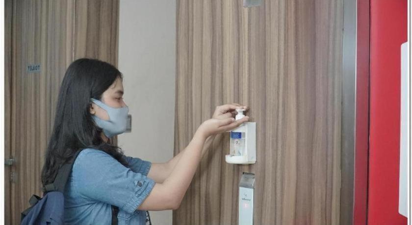 Reddoorz Plus Near Mall Bali Galeria 2 Ντενπασάρ Εξωτερικό φωτογραφία