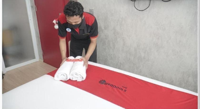 Reddoorz Plus Near Mall Bali Galeria 2 Ντενπασάρ Εξωτερικό φωτογραφία