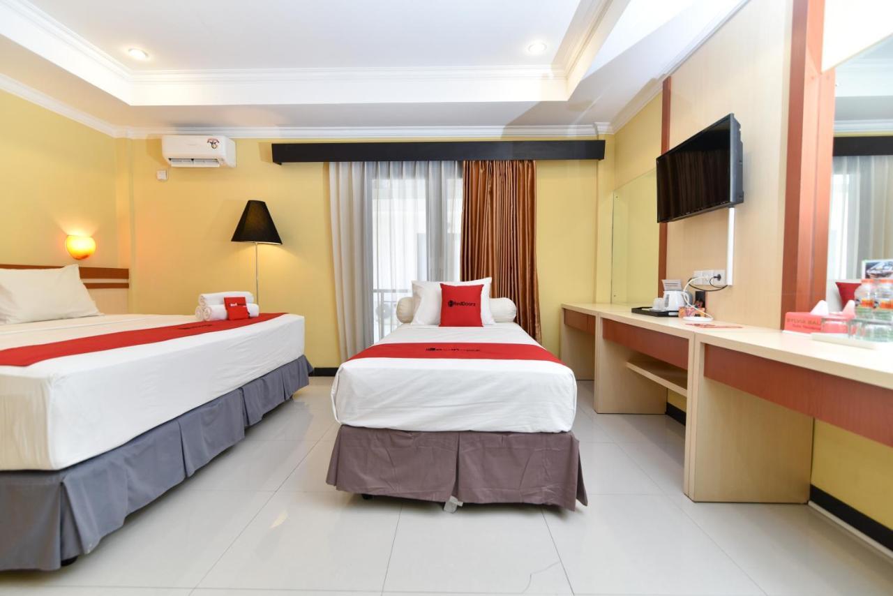 Reddoorz Plus Near Mall Bali Galeria 2 Ντενπασάρ Εξωτερικό φωτογραφία
