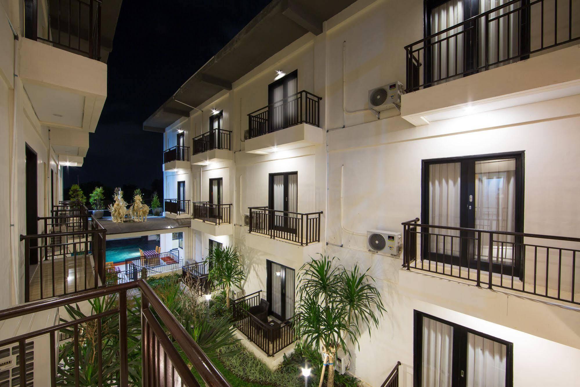 Reddoorz Plus Near Mall Bali Galeria 2 Ντενπασάρ Εξωτερικό φωτογραφία