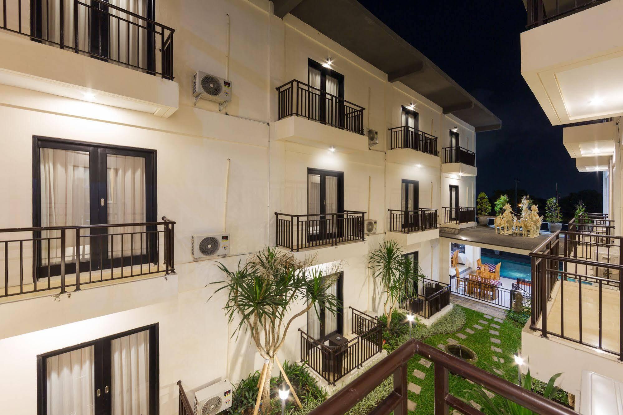 Reddoorz Plus Near Mall Bali Galeria 2 Ντενπασάρ Εξωτερικό φωτογραφία