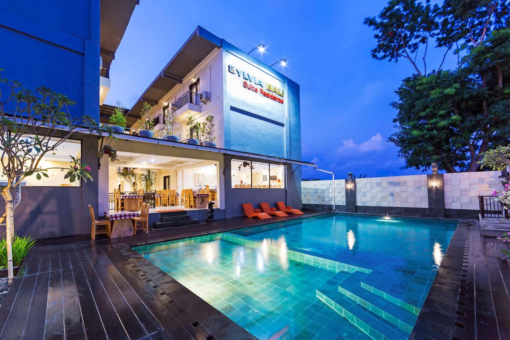 Reddoorz Plus Near Mall Bali Galeria 2 Ντενπασάρ Εξωτερικό φωτογραφία